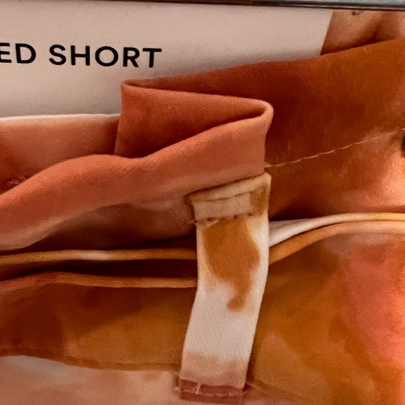 Ann Taylor Factory pleated, tie-dye, belted mid rise short. Size 0. - Picture 16 of 16